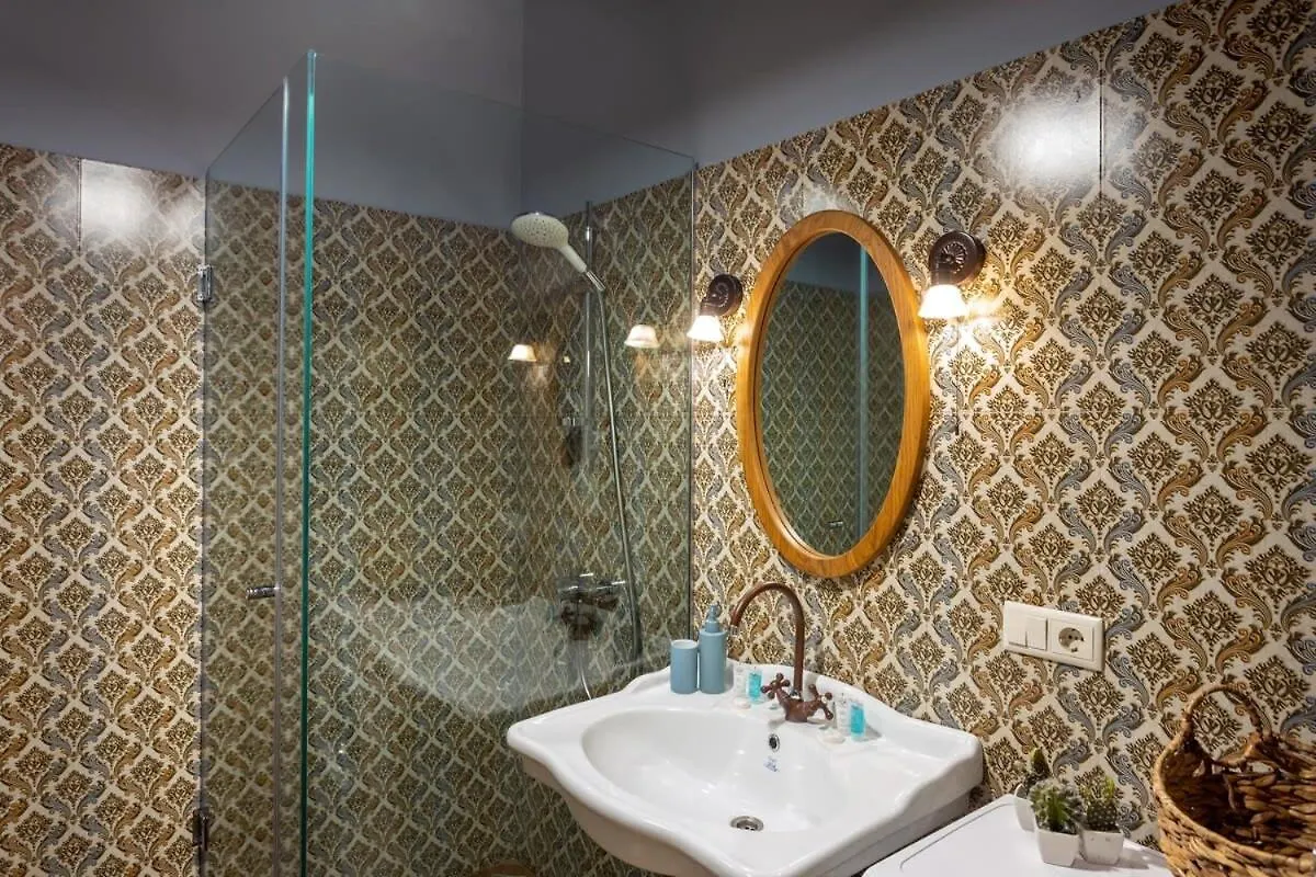 1Br Apartment W Balcony On Rustaveli Avenue Tbilisi 0*,